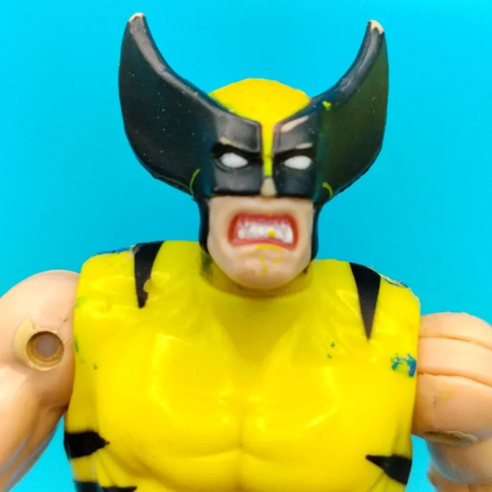 Toy Biz Marvel Wolverine X-Men 2000 Yellow Blue Classic Vintage Action Figure